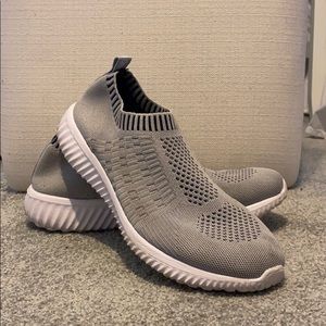 Tiosebon Walking Shoes